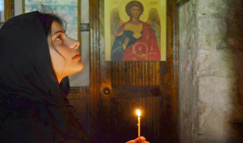 Το αναμμένο κερί είναι μια μικρή θυσία σε Εκείνον που είναι το Φώς του  Κόσμου - Άγιος Νικάνορας - Ιερός Ναός Αγίου Νικάνορος Καστοριάς